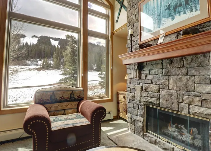 4 Bedrooms Apartment *