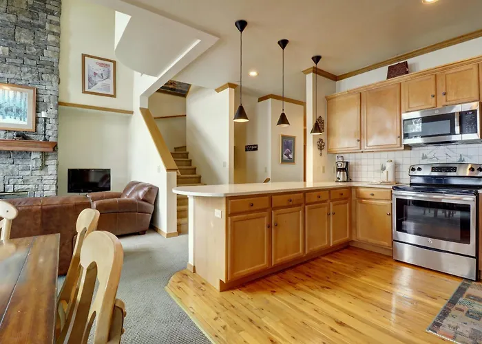 4 Bedrooms *