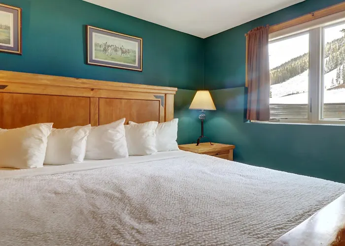 Apartment 4 Bedrooms *