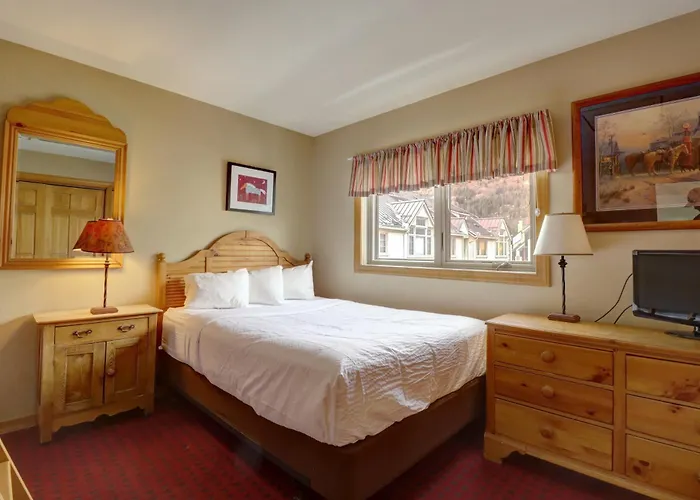 4 Bedrooms *